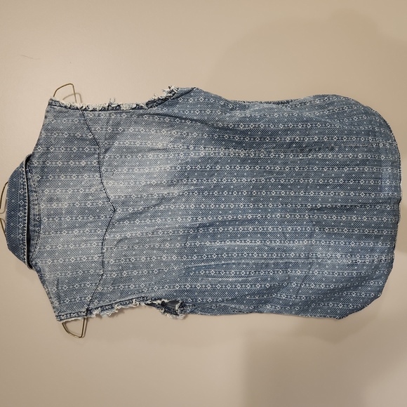 True Religion Small Sleeveless Blue Pattern Collared Shirt - Picture 4 of 4